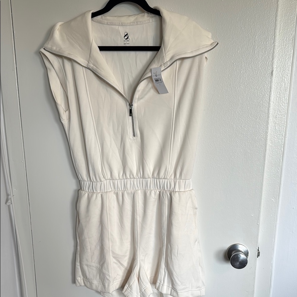 Lou & Grey Cream Zip-Front Sleeveless Romper